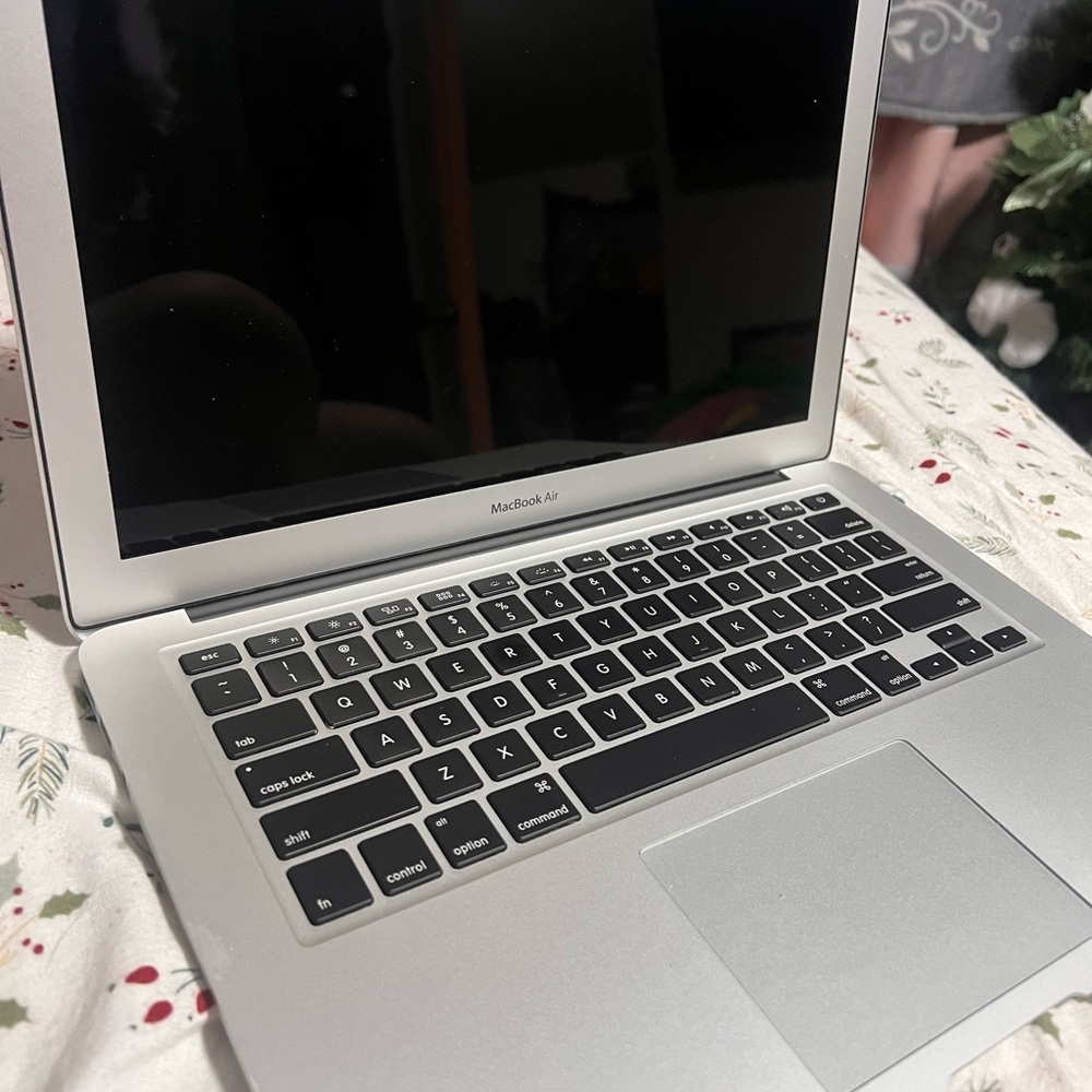 FOR PARTS OR FIX IT Apple MacBook Air - Silver FOR PARTS ONLY